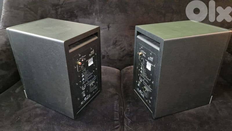 EVE audio sc205 studio monitors 2