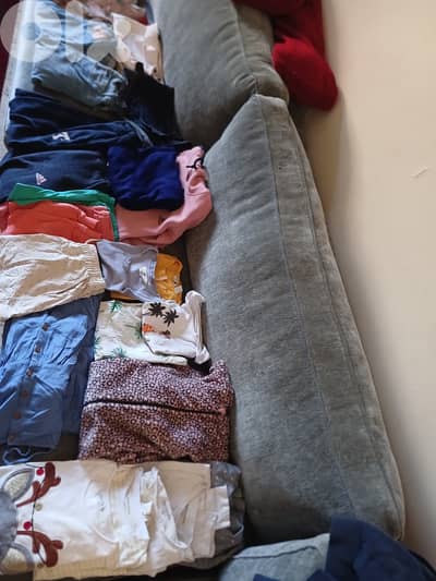 Batch of 25 clothes for 9-10 years old girl