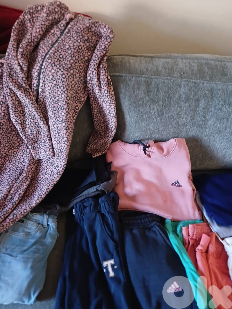 Batch of 25 clothes for 9-10 years old girl 2