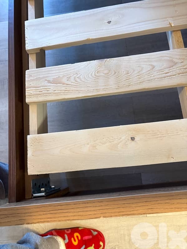 تخت مجوز جديد + فرشة ولحاف ومخدّة 2