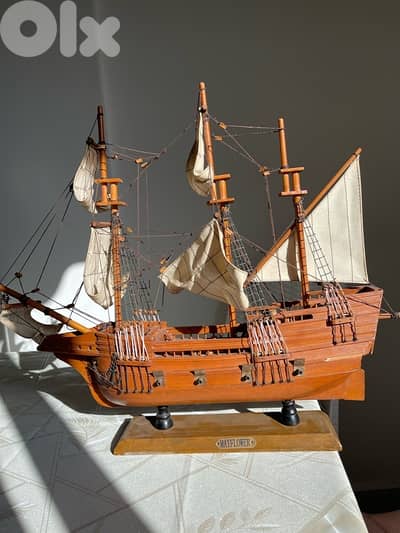 مجسّم سفينة خشبية فاخرة وتراثية – MAYFLOWER