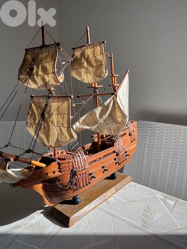 مجسّم سفينة خشبية فاخرة وتراثية – MAYFLOWER 1