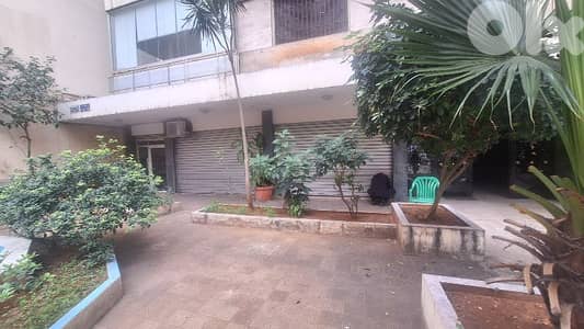 50sqm Shop / 3 Vitrines - Corniche El Mazraa