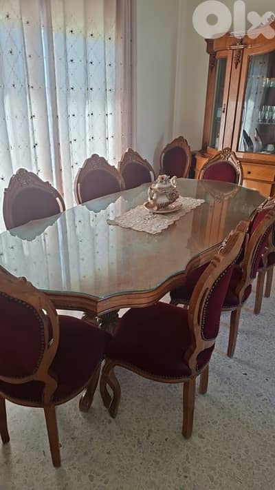 ‏طاولة صفرة