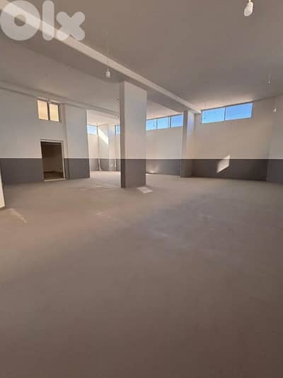 Roumieh Factory/Warehouse 2500sqm + 4-Ton Lift