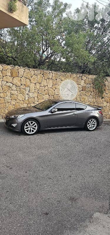 Hyundai Genesis 2013