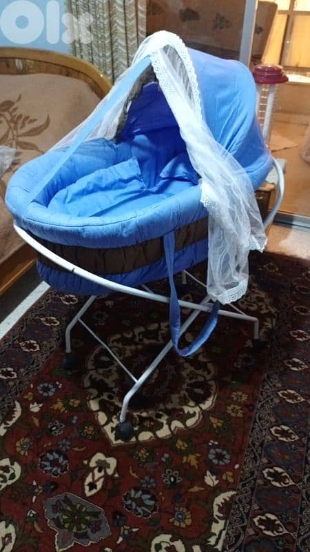 baby crib with stand 2