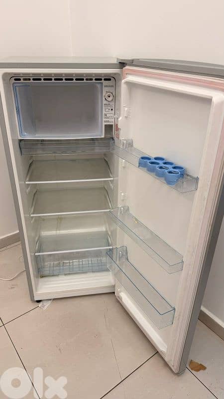 Used refrigerator medium size 2
