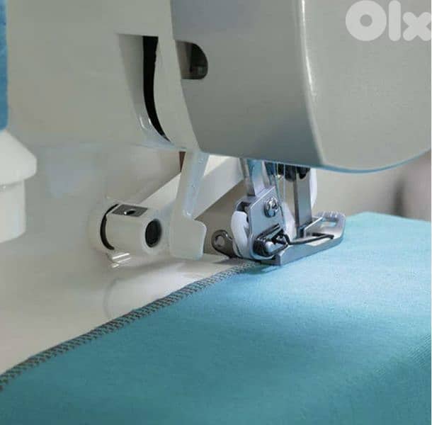 SINGER OVERLOCK SEWING MACHINE SI14SH754 (used like new) / 4$ delivery 3