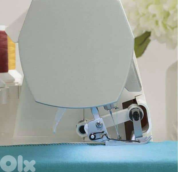 SINGER OVERLOCK SEWING MACHINE SI14SH754 (used like new) / 4$ delivery 6