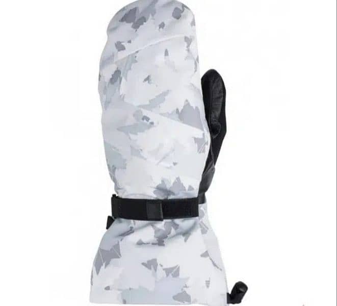 Ski / Snowboard Jackets (check the seller ads for detailed prices) 15