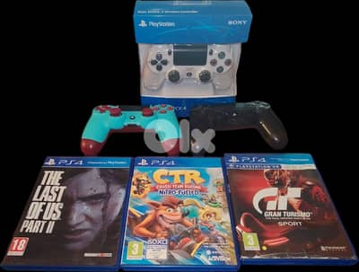 PS4 slim ,3 controllers,3 cd,ups