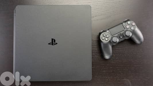 PS4 slim VERY VERY GOOD condition never opened