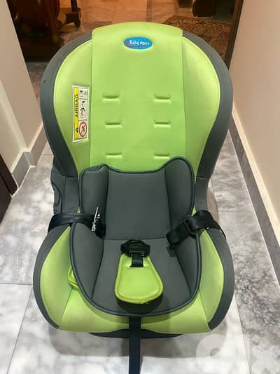 Car seat Baby Doux 9 to 18kg hardly used