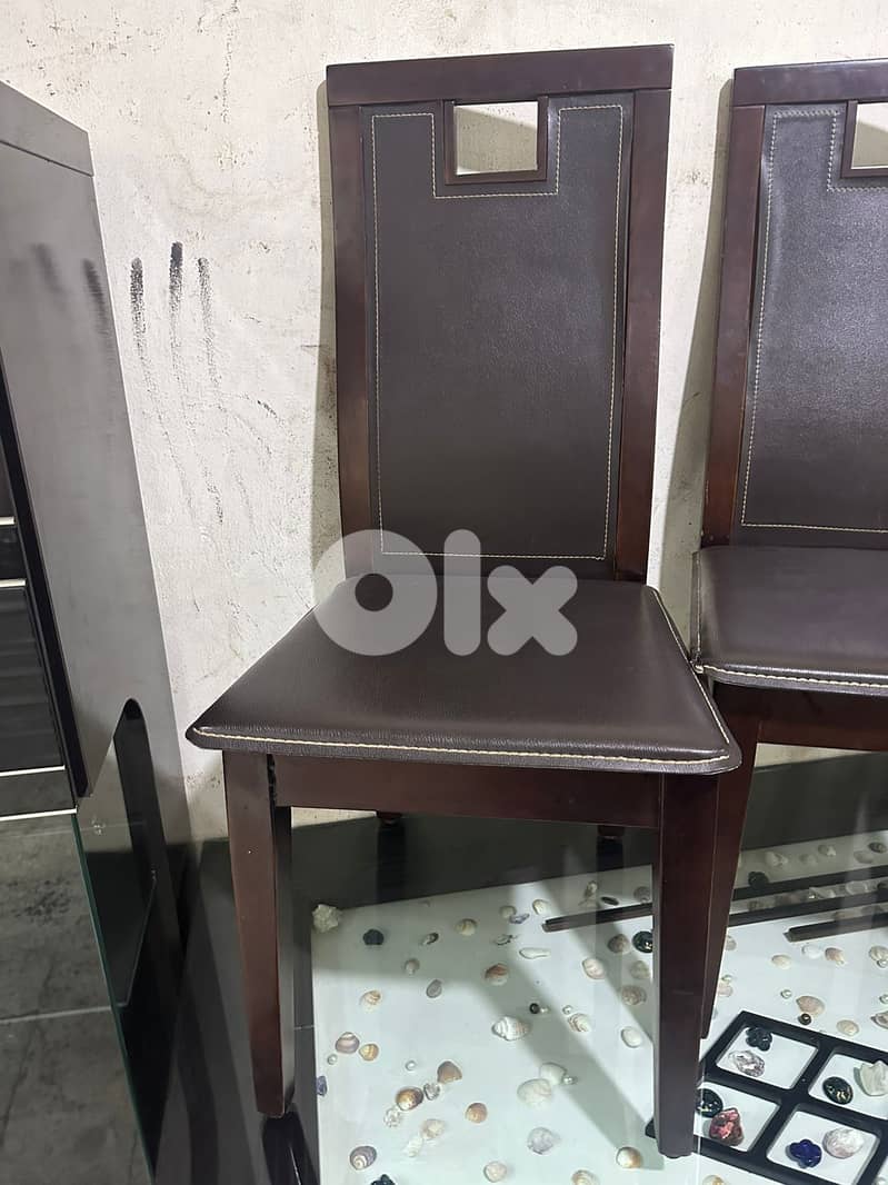 اوضة سفرة شغل توصاية كتير نظيفة ومرتبة ست كراسي 5