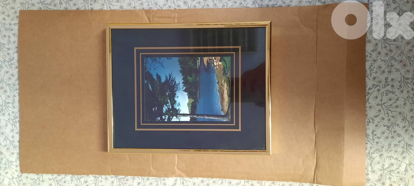 Painting blue or pink. length26cm. width21cm. لوحة 2