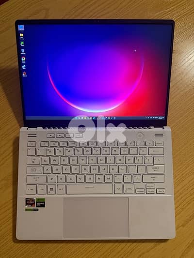 ASUS ROG Zephyrus G14 14" Laptop - AMD Ryzen 7 7735HS - RAM 32GB