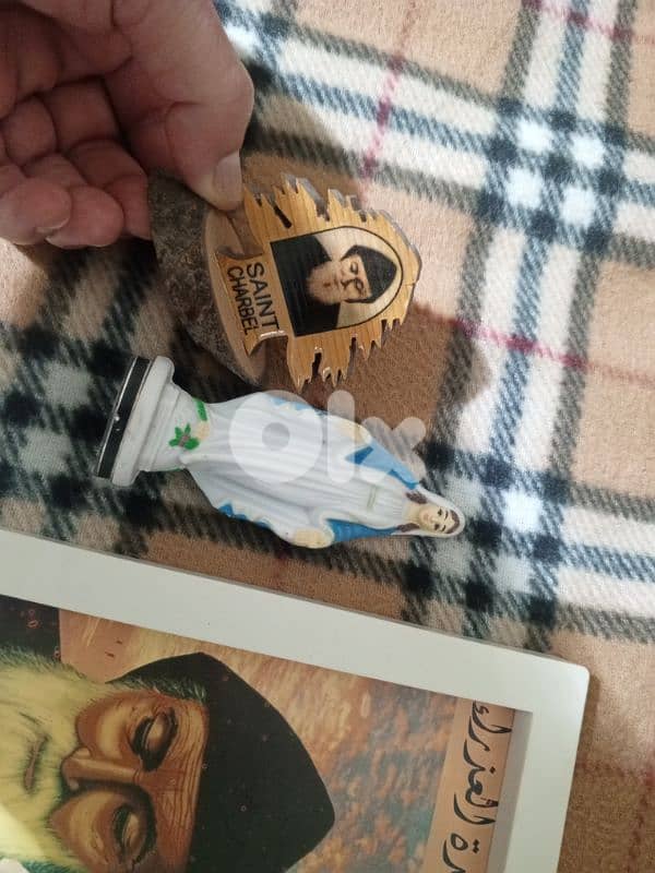 صوره وتمثال  وأرزه 1