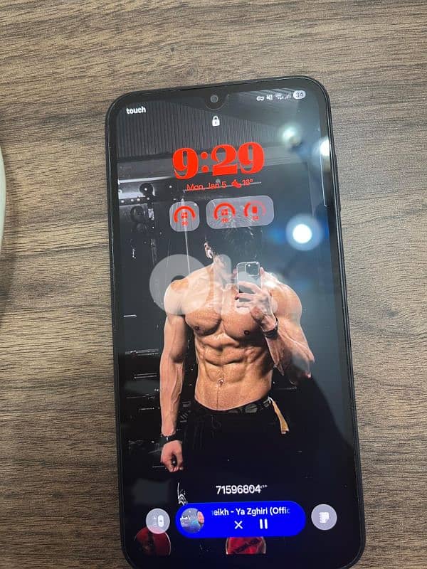 sumsung a15 4g مع كل غراضو بس ب١٠٠ دولار السعر غير قابل للتفاوض 6