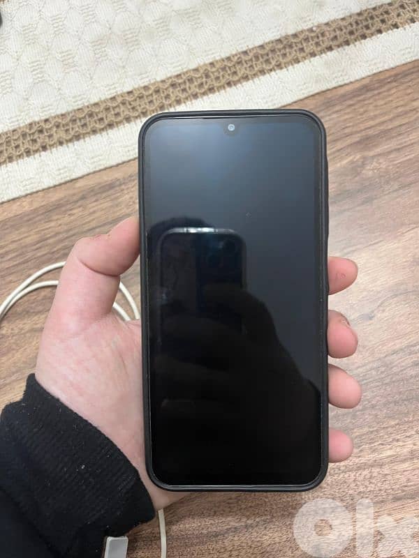 sumsung a15 4g مع كل غراضو بس ب١٠٠ دولار السعر غير قابل للتفاوض 9