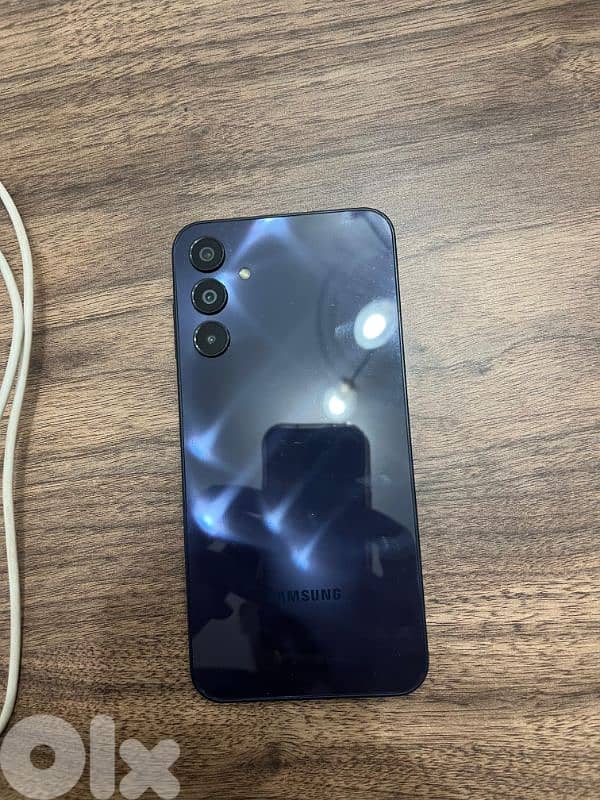 sumsung a15 4g مع كل غراضو بس ب١٠٠ دولار السعر غير قابل للتفاوض 16