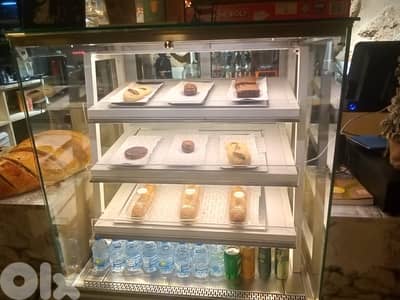 coffee shop refregiator and freezer