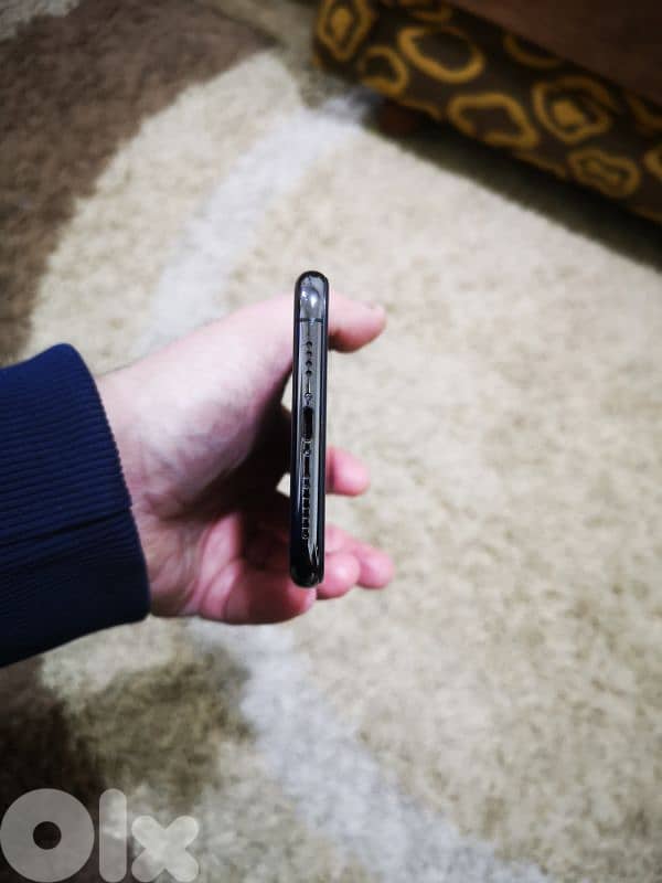 I Phone 11 Pro Max ( 256 GB Memory) used like New 4