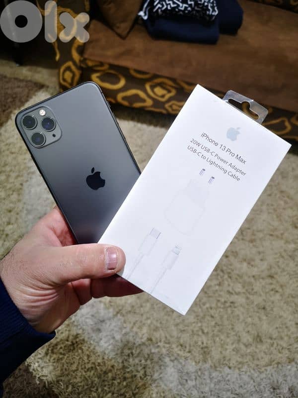 I Phone 11 Pro Max ( 256 GB Memory) used like New 7