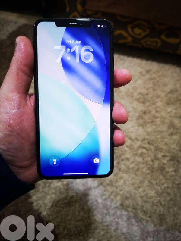 I Phone 11 Pro Max ( 256 GB Memory) used like New 10