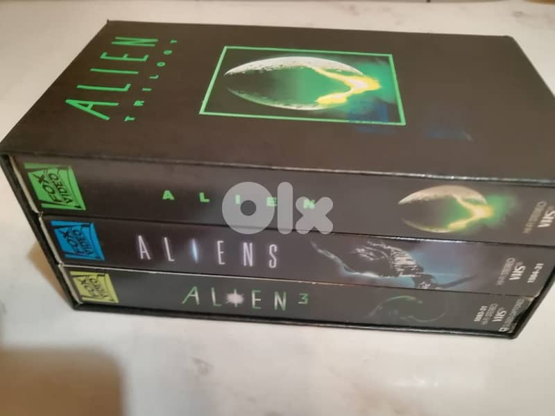 Alien Trilogy VHS Box Set: Alien, Aliens, Alien 3 2