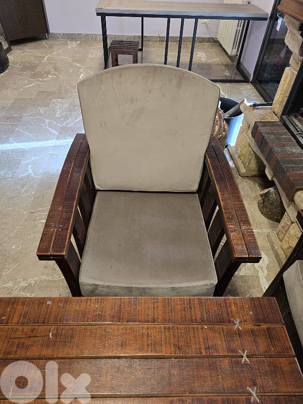 Heavy-duty solid wood living room set: 2 sofas + armchair + 2 tables 2