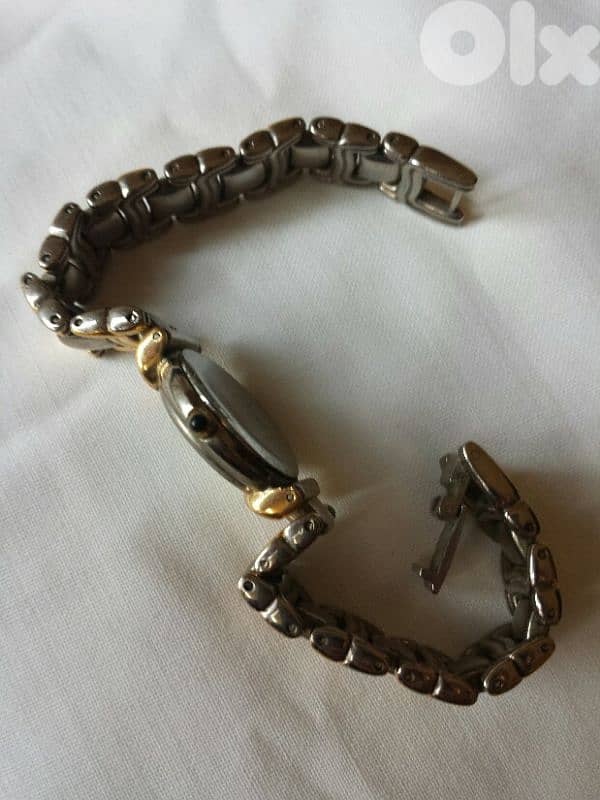 Old Guy Laroche (broken glass) - Not negotiable 1