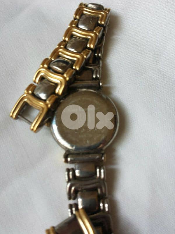 Old Guy Laroche (broken glass) - Not negotiable 2