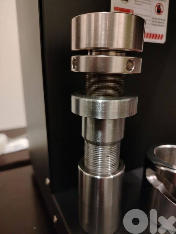 Can sealing machine 1