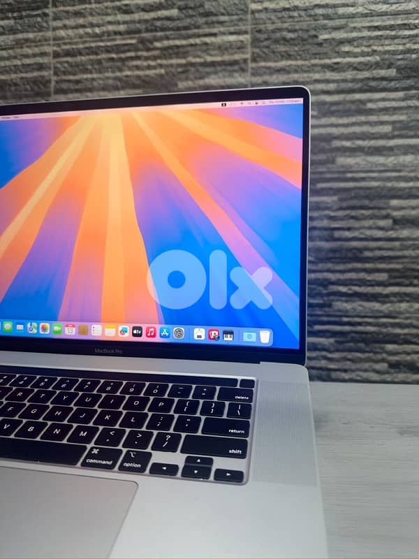 macbook pro 16 inch 1