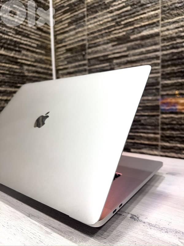 macbook pro 16 inch 3