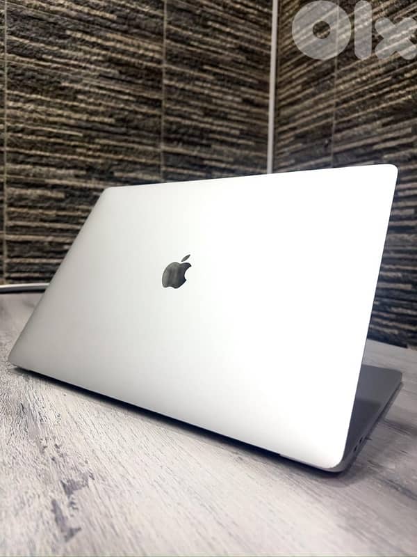 macbook pro 16 inch 7