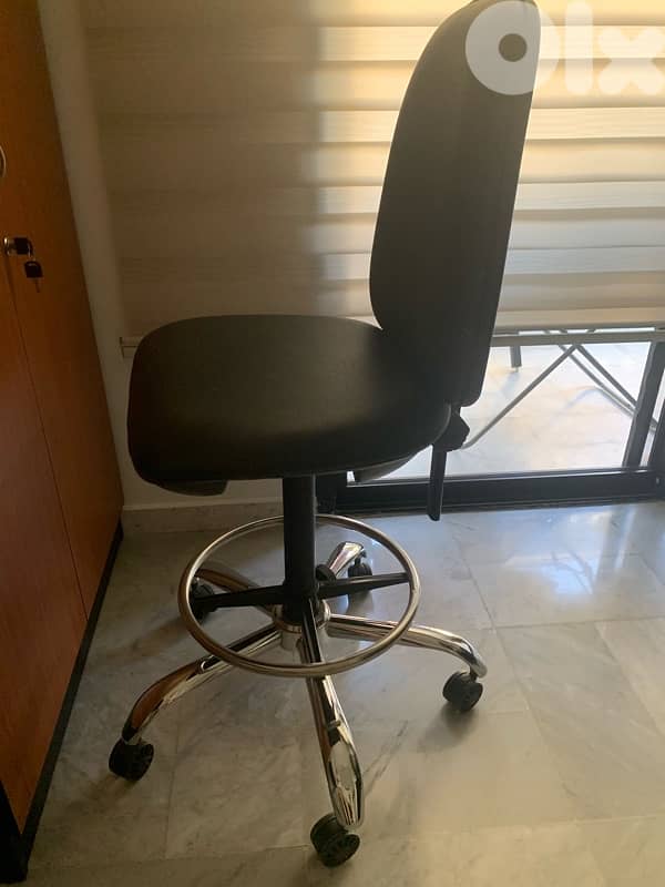 كرسي مرسم / مختبر هندسي 1