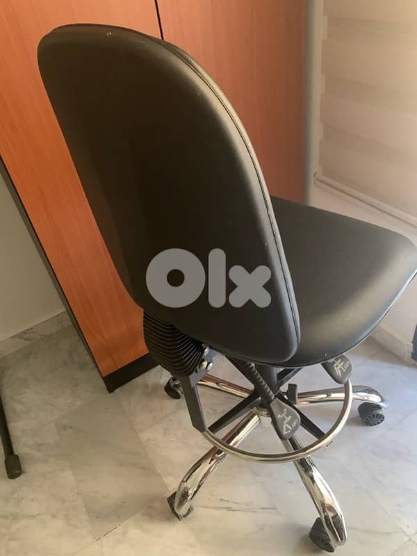 كرسي مرسم / مختبر هندسي 3