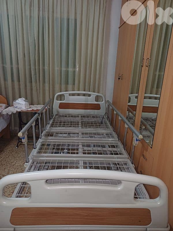 Electric Medical Bed 1