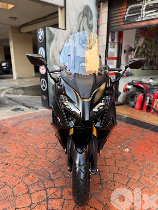 tmax 560 sll aftermarket sport parts added 7