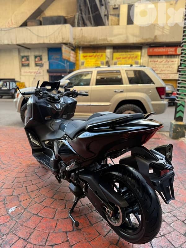 tmax 560 sll aftermarket sport parts added 8