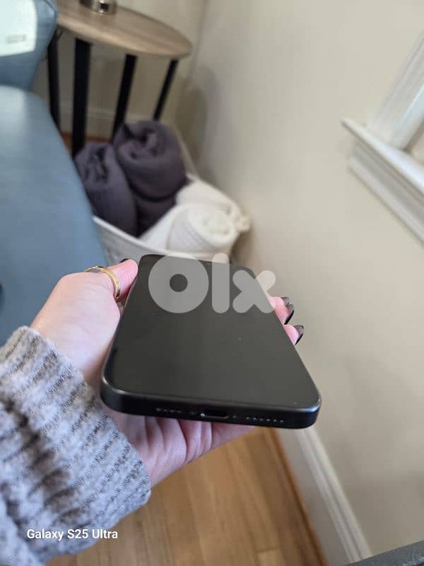 iphone 15 pro max like new no scratch 6
