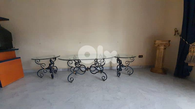 FER forge tables and chandeliers 3