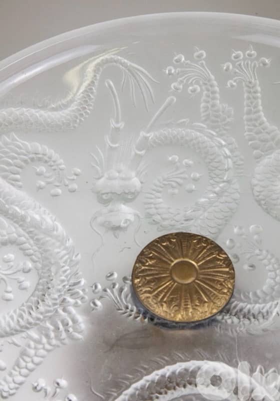 Miror scuffs to frosted glass. 9