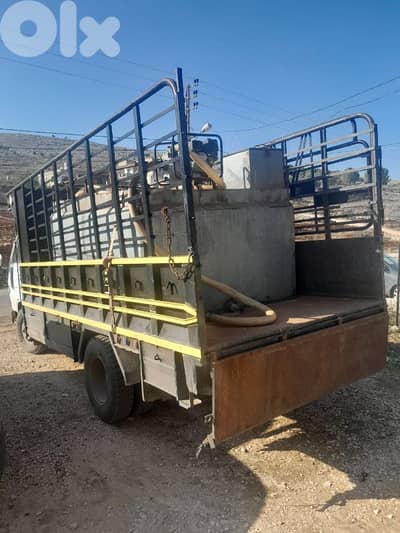 صندوق بيك اب للبيع