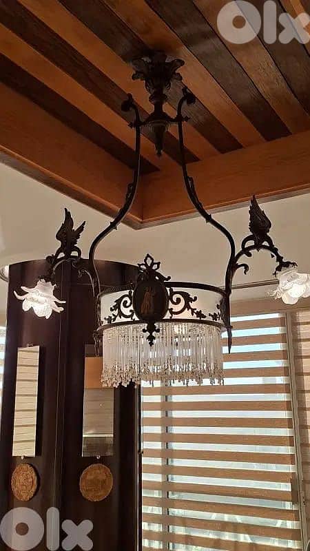 Decorations for home for sale قطع ديكور / ثريات ،تابلويات ،باهيات ، 4