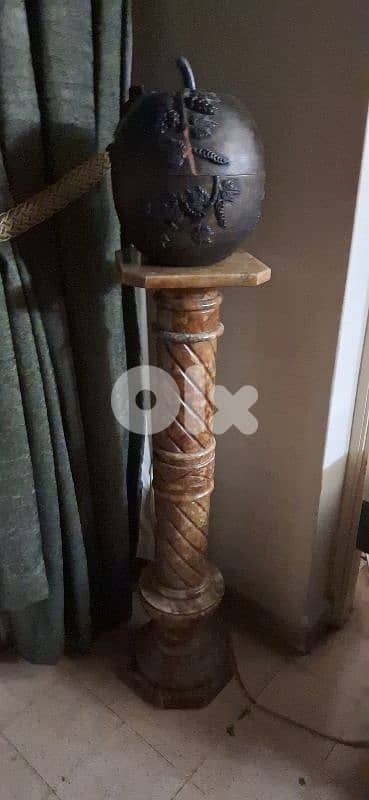 عامود من الرخام 1