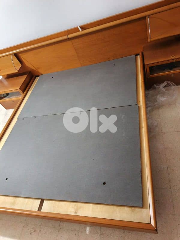 تخت مجوز مع كومنيدن 2فرش فوما ورفوف 2