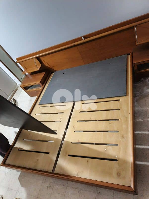 تخت مجوز مع كومنيدن 2فرش فوما ورفوف 4